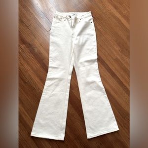 White vintage flare, high-rise denim jeans🦋